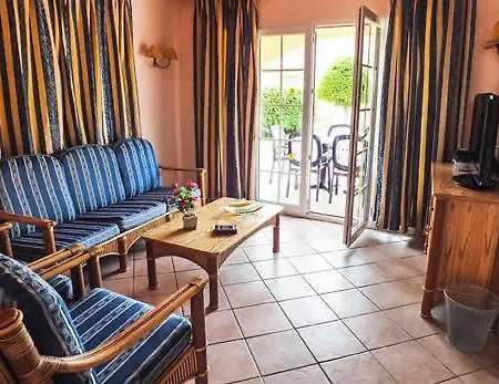 Villa Maribel I *
